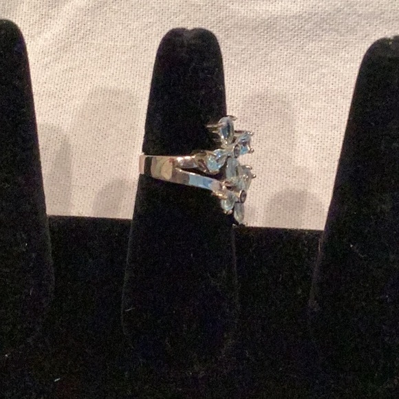 Gorgeous twin aquamarine butterflies on a silver ring - Picture 4 of 6
